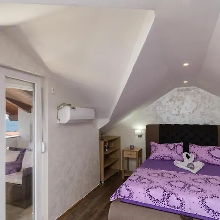 In Okrug Gornji With Sea View, Balcony, Air Conditioning, Wifi 5134-3 Apartman Trogir