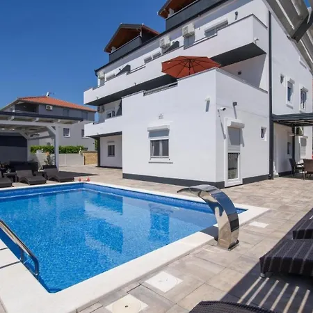 In Okrug Gornji With Sea View, Balcony, Air Conditioning, Wifi 5134-3 Apartman *