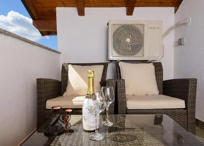In Okrug Gornji With Sea View, Balcony, Air Conditioning, Wifi 5134-3 Apartament *