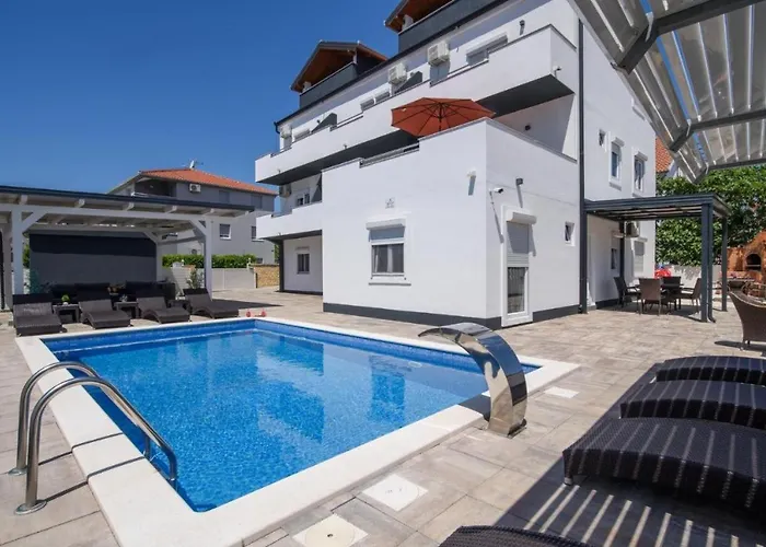 In Okrug Gornji With Sea View, Balcony, Air Conditioning, Wifi 5134-3 Apartament *