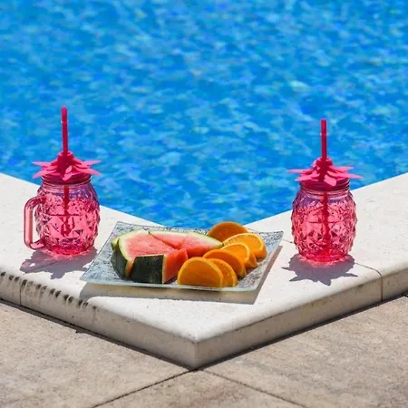 In Okrug Gornji With Sea View, Balcony, Air Conditioning, Wifi 5134-3 تروغير