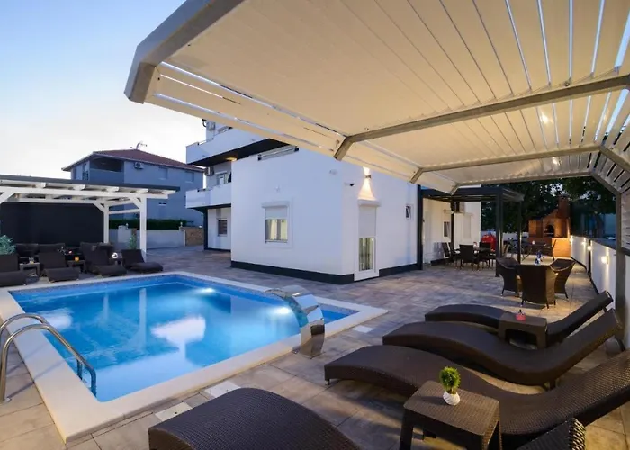 In Okrug Gornji With Sea View, Balcony, Air Conditioning, Wifi 5134-3 Trogir